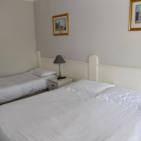 Railway House Guest House Мълингар Екстериор снимка