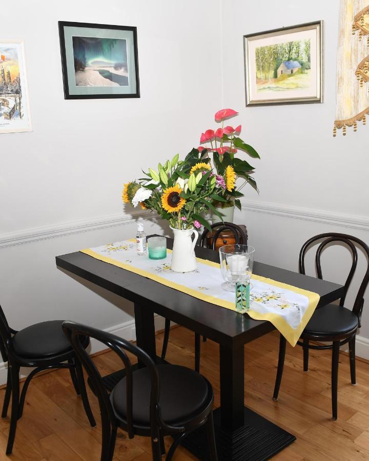 Railway House Guest House Мълингар Екстериор снимка