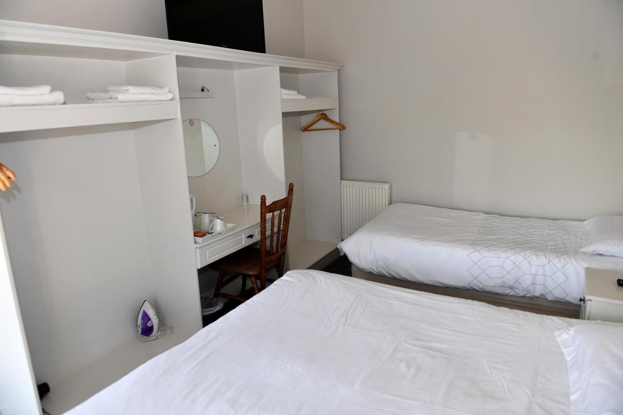 Railway House Guest House Мълингар Екстериор снимка