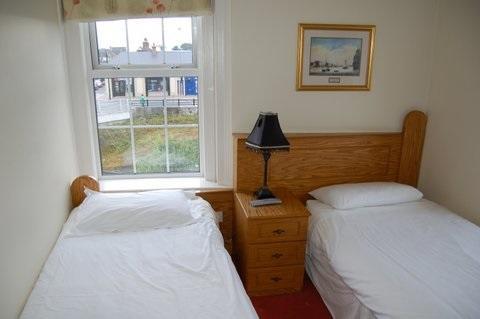 Railway House Guest House Мълингар Екстериор снимка